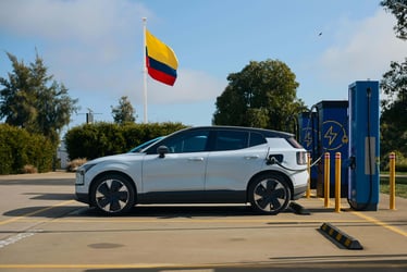 Desafíos y oportunidades de la electromovilidad en Colombia: El camino hacia la masificación